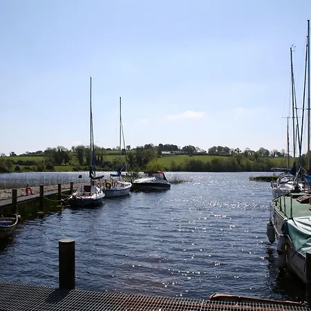 Glasson Lakeshore Cabins *