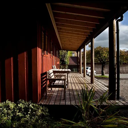 Lodge Glasson Lakeshore Cabins *