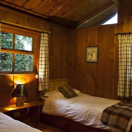 Glasson Lakeshore Cabins Lodge